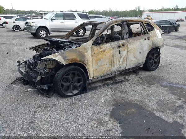 WBXHT3C34J5F89047 2018 BMW X1 - Image 2