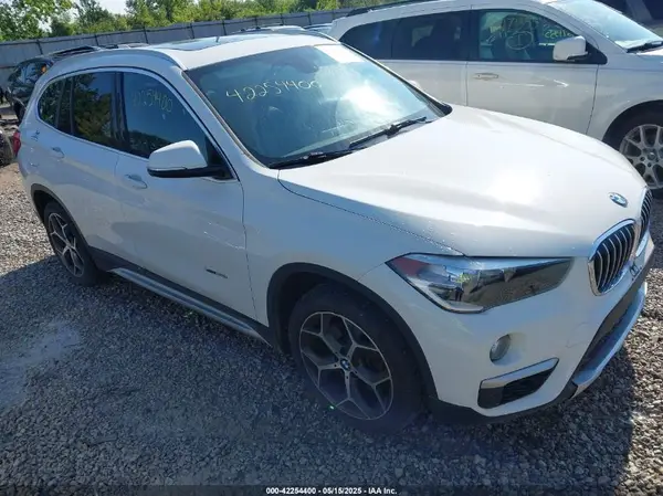 WBXHT3C34J5F89162 2018 BMW X1 - Image 1
