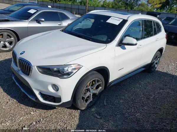 WBXHT3C34J5F89162 2018 BMW X1 - Image 2