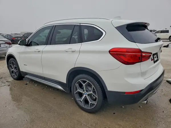 WBXHT3C34J5F92630 2018 BMW X1 - Image 2