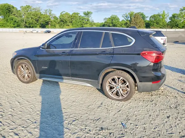 WBXHT3C34J5F92921 2018 BMW X1 - Image 2