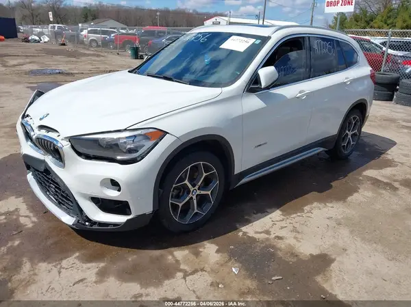 WBXHT3C34J5K20623 2018 BMW X1 - Image 2