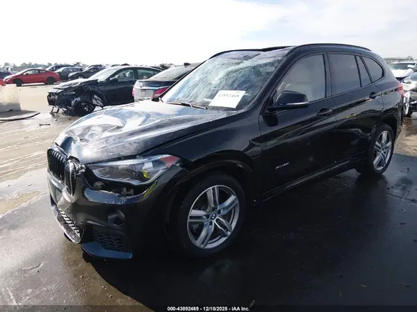 WBXHT3C34J5K26731 2018 BMW X1 - Image 2