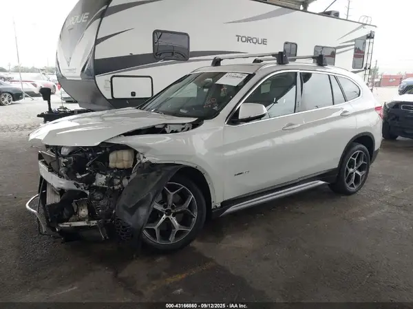 WBXHT3C34J5K27460 2018 BMW X1 - Image 2