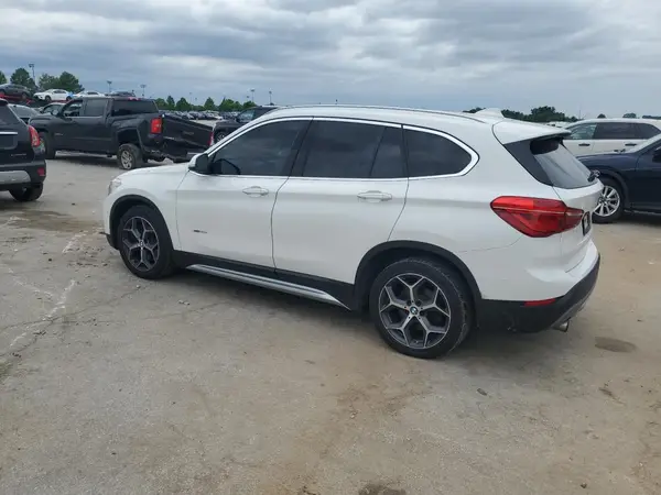 WBXHT3C34J5K28219 2018 BMW X1 - Image 2