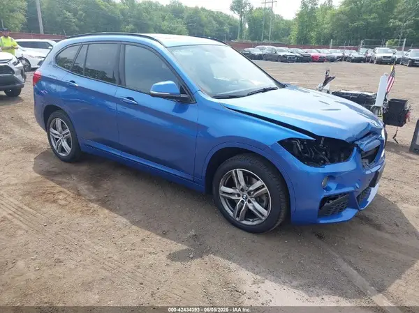 WBXHT3C34J5L34573 2018 BMW X1 - Image 1