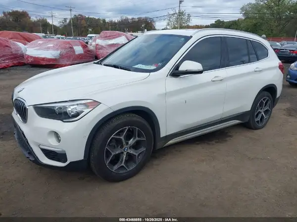 WBXHT3C34J5L34864 2018 BMW X1 - Image 2