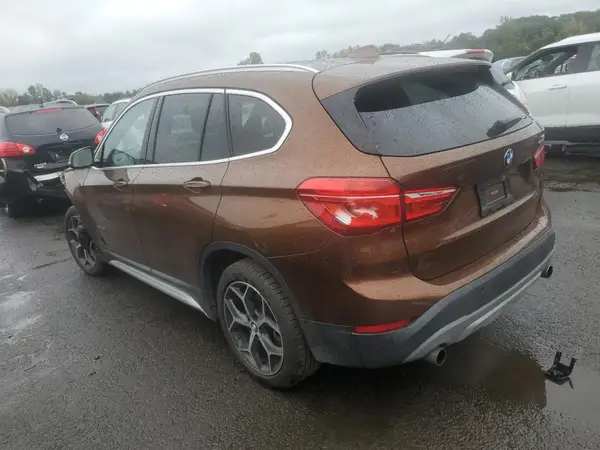 WBXHT3C35G5E56693 2016 BMW X1 - Image 2