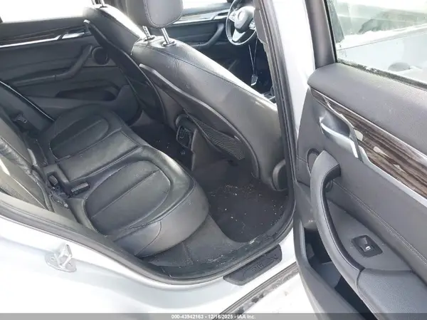 WBXHT3C35GP885821 2016 BMW X1 - Image 8