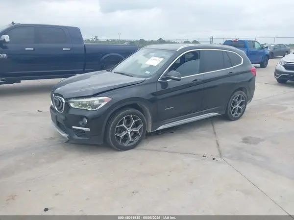 WBXHT3C35GP886029 2016 BMW X1 - Image 2