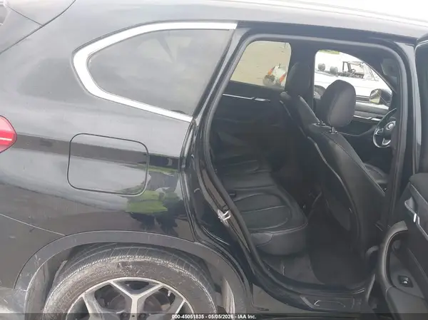 WBXHT3C35GP886029 2016 BMW X1 - Image 8