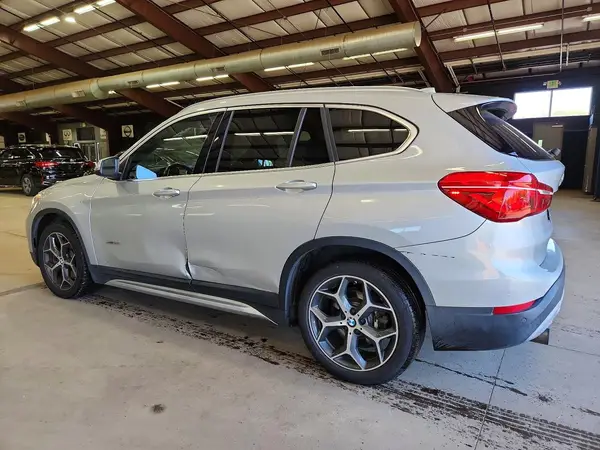WBXHT3C35H5F72980 2017 BMW X1 - Image 2