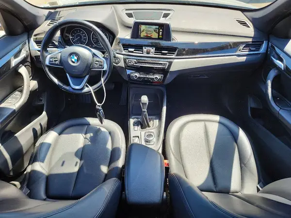 WBXHT3C35H5F72980 2017 BMW X1 - Image 8