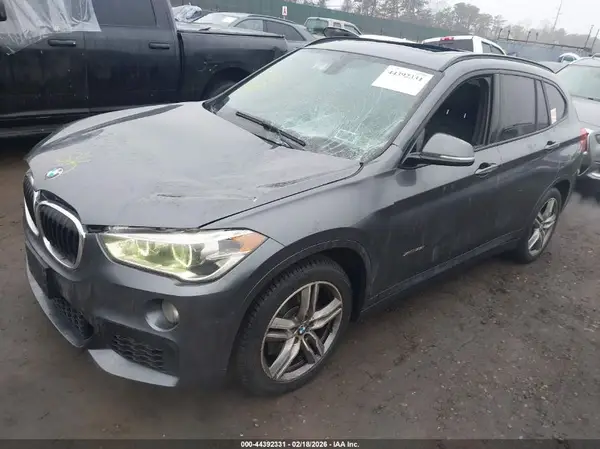 WBXHT3C35H5F74065 2017 BMW X1 - Image 2