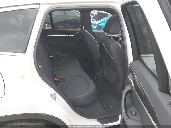 WBXHT3C35H5F74812 2017 BMW X1 - Image 8