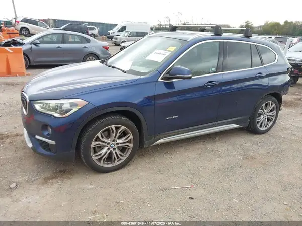 WBXHT3C35H5F76740 2017 BMW X1 - Image 2