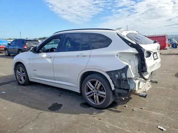 WBXHT3C35H5F85972 2017 BMW X1 - Image 2