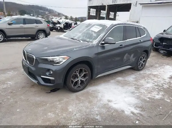 WBXHT3C35J3H30669 2018 BMW X1 - Image 2
