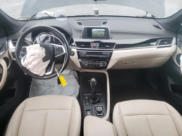 WBXHT3C35J3H30946 2018 BMW X1 - Image 8