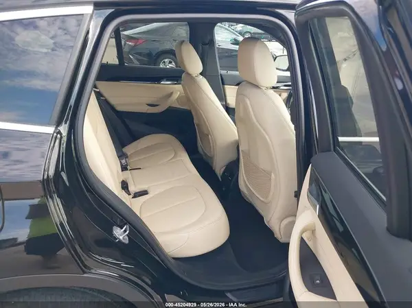 WBXHT3C35J5F89798 2018 BMW X1 - Image 8