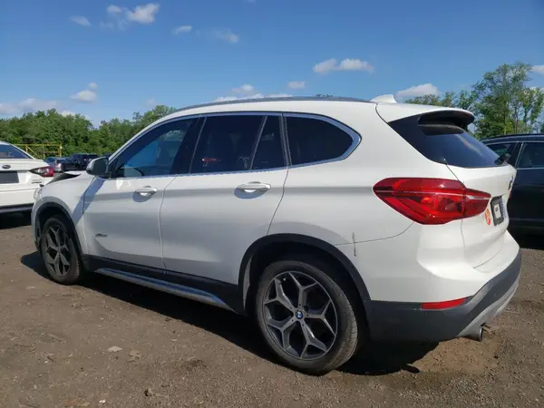 WBXHT3C35J5F89977 2018 BMW X1 - Image 2