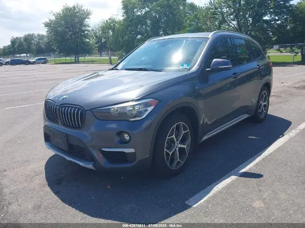 WBXHT3C35J5F90675 2018 BMW X1 - Image 2