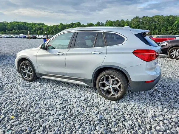 WBXHT3C35J5F92300 2018 BMW X1 - Image 2
