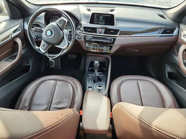 WBXHT3C35J5F92300 2018 BMW X1 - Image 8