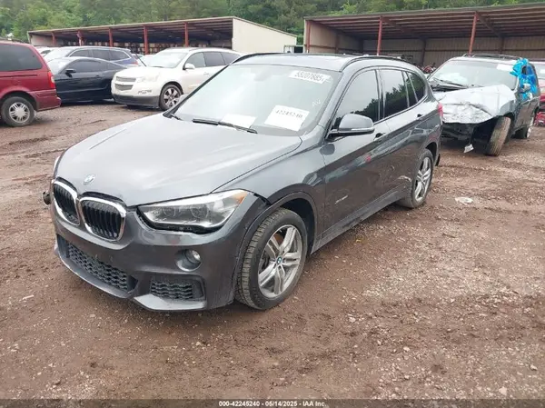WBXHT3C35J5F93138 2018 BMW X1 - Image 2