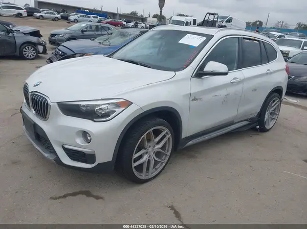 WBXHT3C35J5F93477 2018 BMW X1 - Image 2