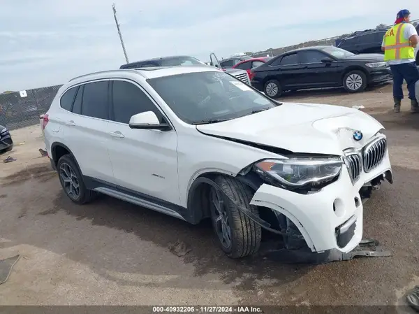 WBXHT3C35J5K24695 2018 BMW X1 - Image 1