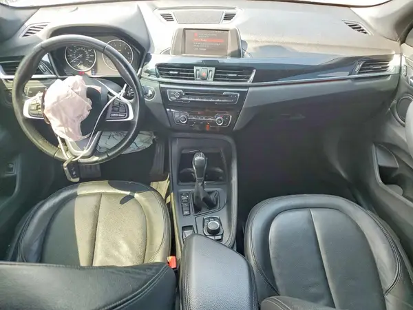 WBXHT3C35J5K25300 2018 BMW X1 - Image 8