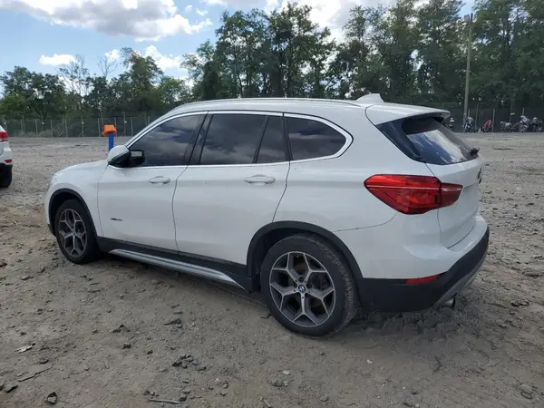 WBXHT3C35J5K27225 2018 BMW X1 - Image 2