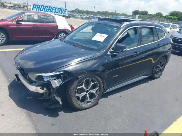 WBXHT3C35J5K27371 2018 BMW X1 - Image 2
