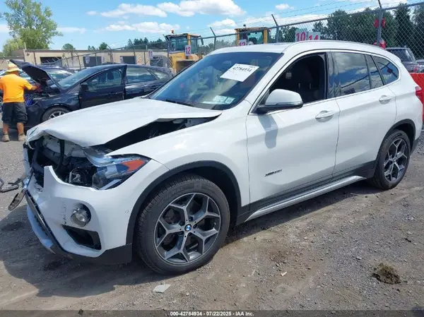WBXHT3C35J5K27953 2018 BMW X1 - Image 2