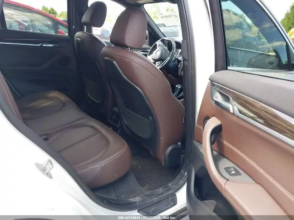 WBXHT3C35J5K27953 2018 BMW X1 - Image 8