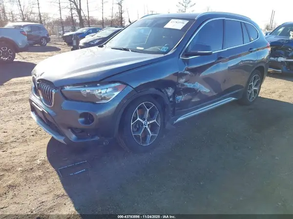 WBXHT3C35J5K27998 2018 BMW X1 - Image 2