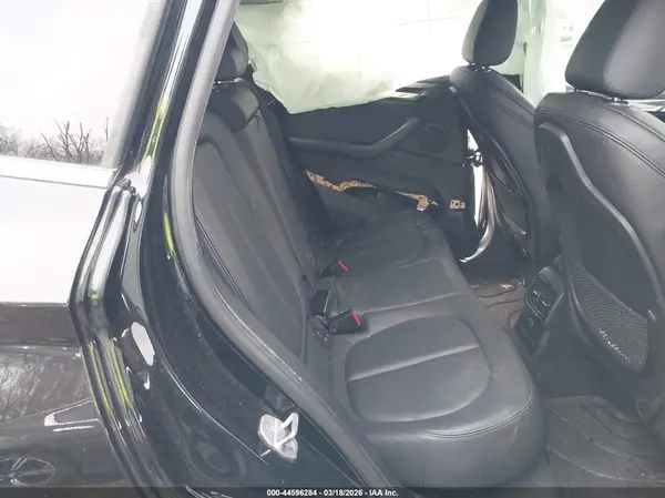 WBXHT3C35J5K30089 2018 BMW X1 - Image 8
