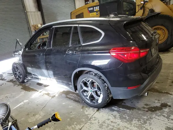 WBXHT3C35J5K30657 2018 BMW X1 - Image 2