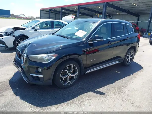 WBXHT3C35J5K30979 2018 BMW X1 - Image 2