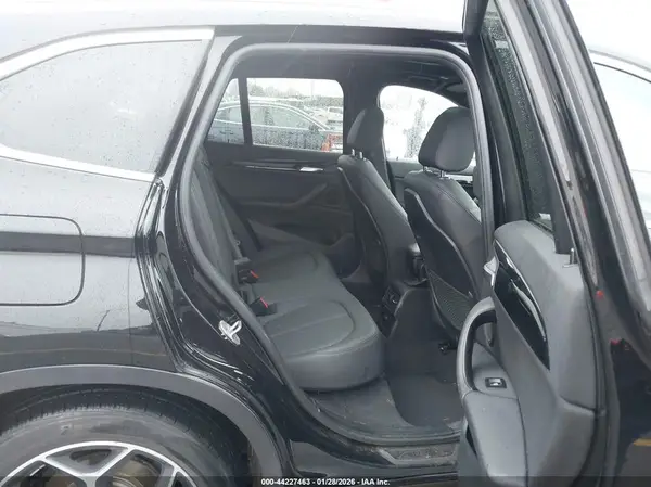 WBXHT3C35J5K31940 2018 BMW X1 - Image 8