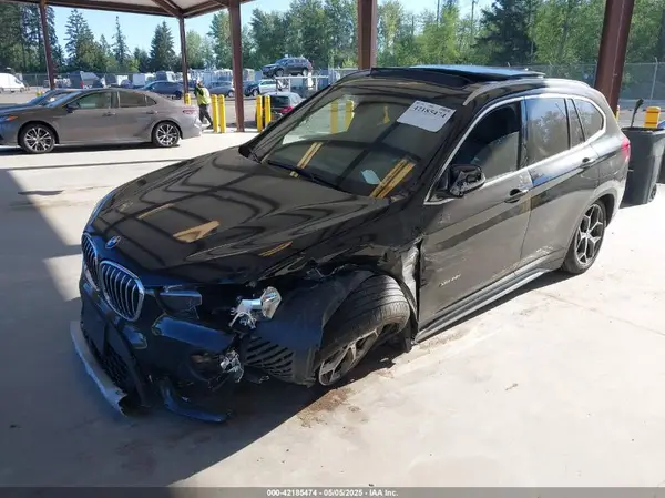 WBXHT3C35J5L25056 2018 BMW X1 - Image 2