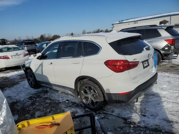 WBXHT3C35J5L27129 2018 BMW X1 - Image 2