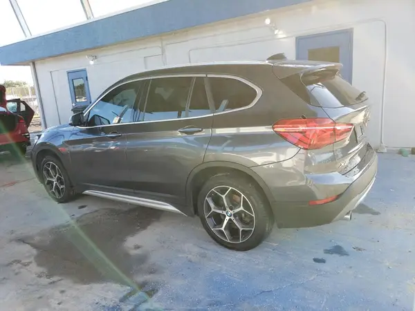 WBXHT3C35J5L33965 2018 BMW X1 - Image 2