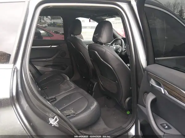 WBXHT3C36G5E56587 2016 BMW X1 - Image 8