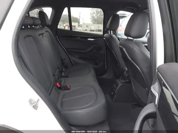 WBXHT3C36GP881678 2016 BMW X1 - Image 8
