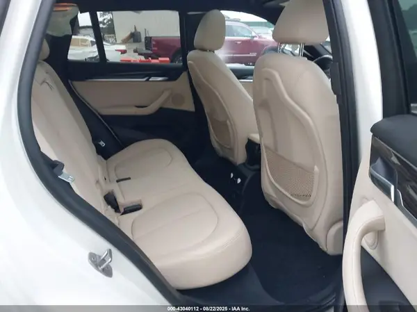 WBXHT3C36GP882801 2016 BMW X1 - Image 8