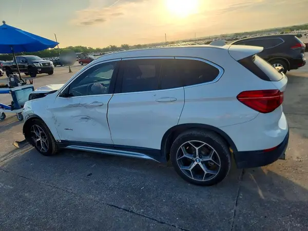 WBXHT3C36H5F70106 2017 BMW X1 - Image 2