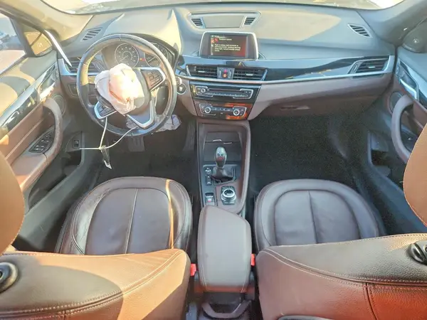 WBXHT3C36H5F70106 2017 BMW X1 - Image 8