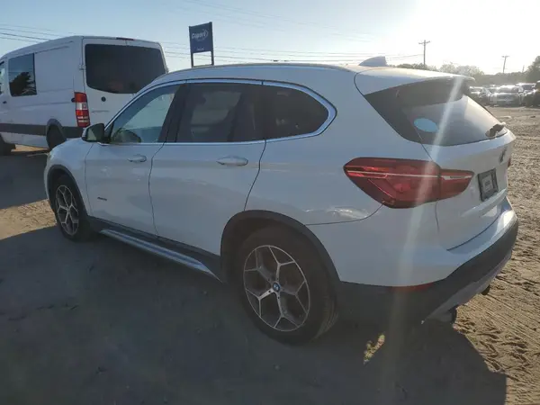 WBXHT3C36H5F70221 2017 BMW X1 - Image 2